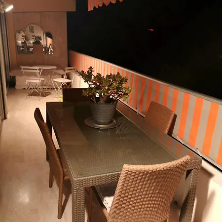 T2 De Vacances, Apartmán Antibes